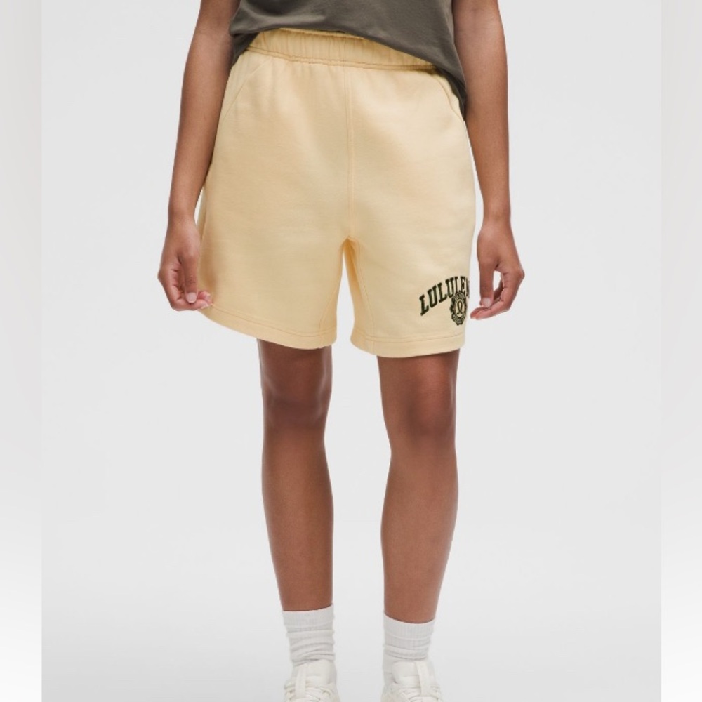 lululemon Scuba mid rise shorts